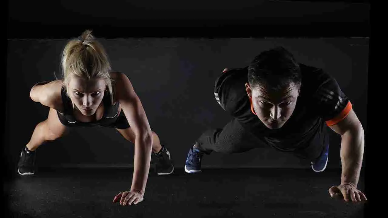Man and women doing pushup
