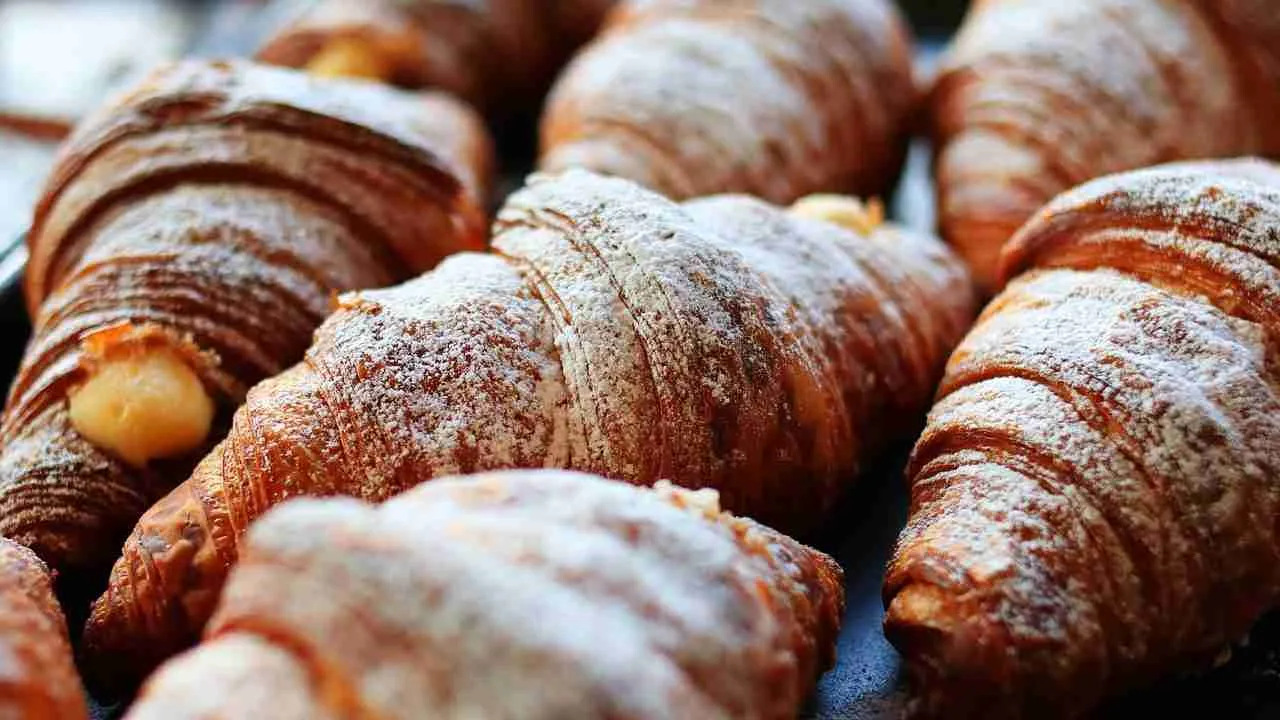 bread, croissants, food