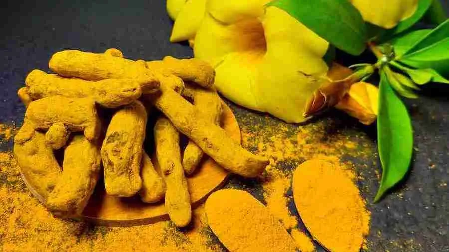 Turmeric along with a flower.