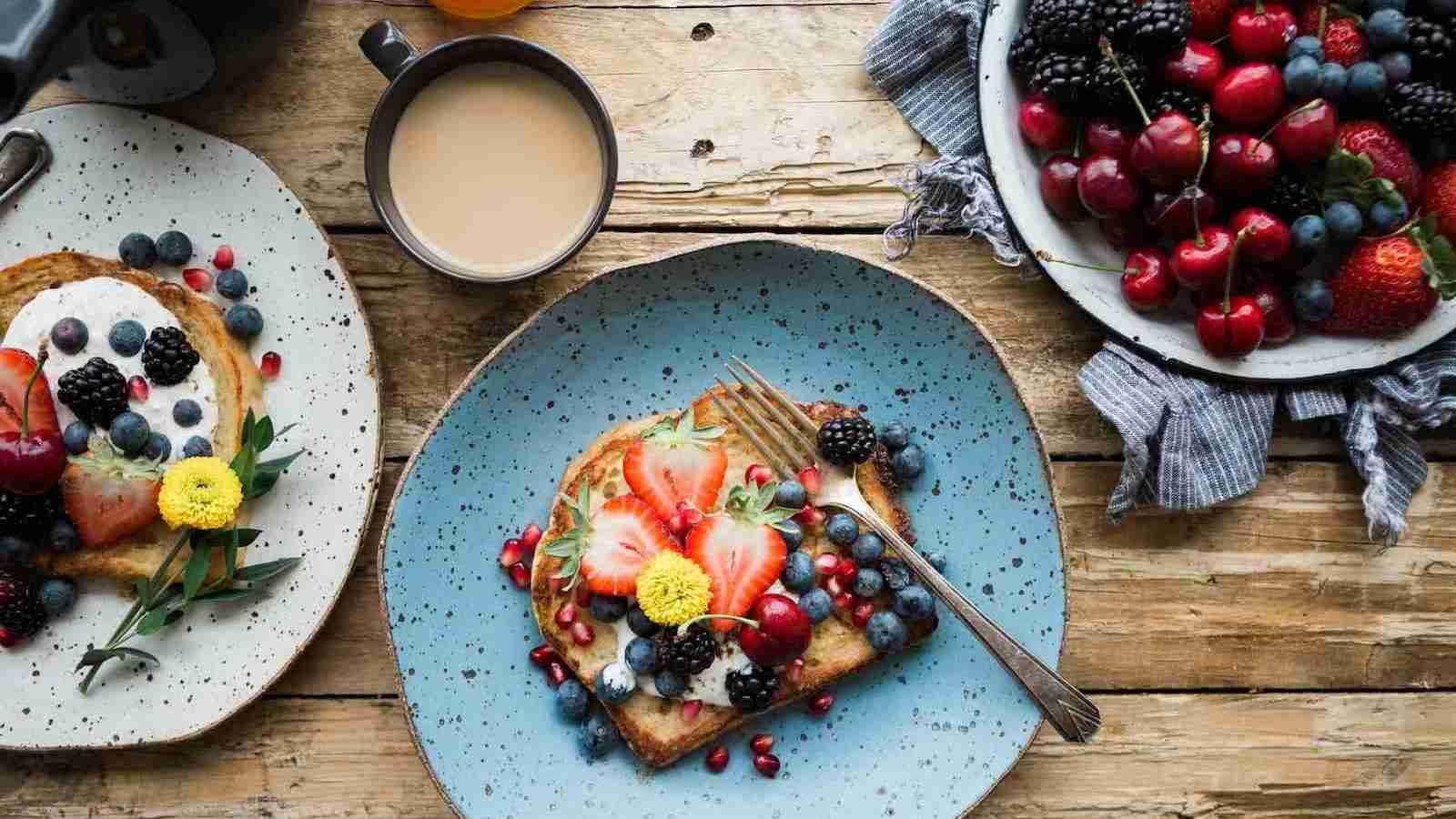 A healthy breakfast with prebiotic food sources