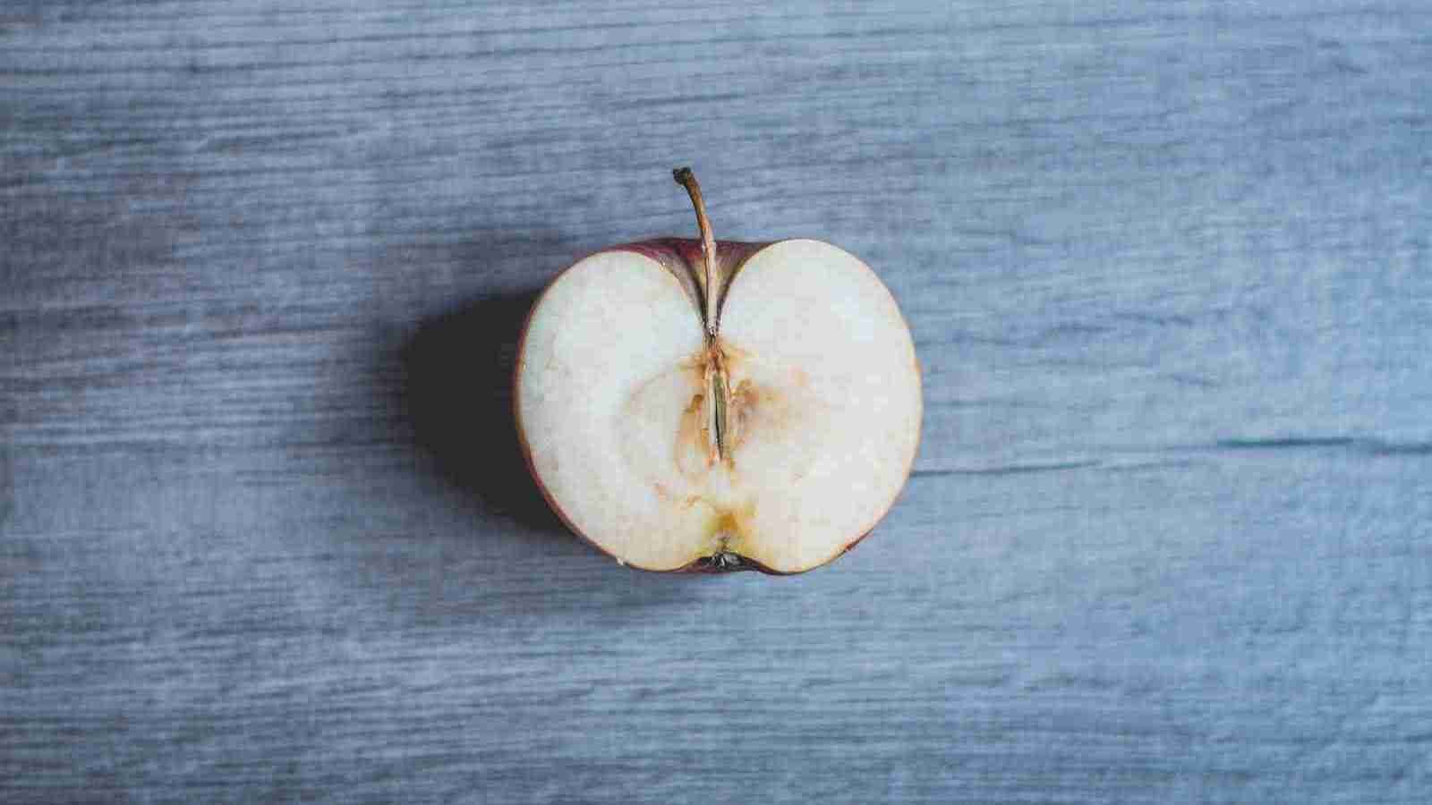 sliced apple